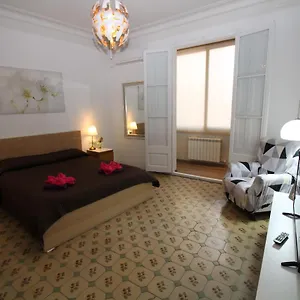  Habitación en casa particular Gran Via España